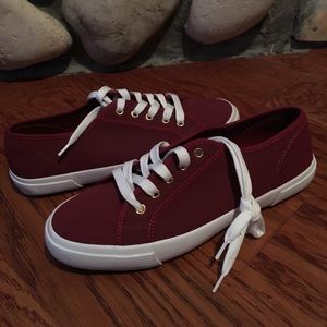 CHANGE OF SEASON SALE!!🍂 NWOT!