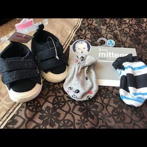Nb baby shoes & mittens