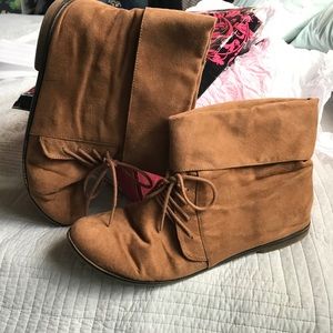 Camel booties