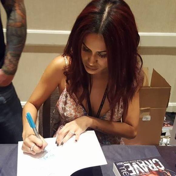 Meet your Posher, Monica - Picture 1 of 1