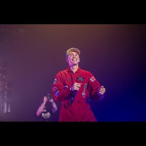 Meet your Posher, Dennis