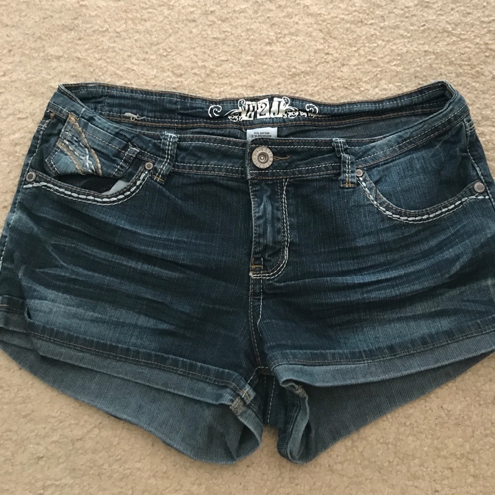 DENIM SHORTS