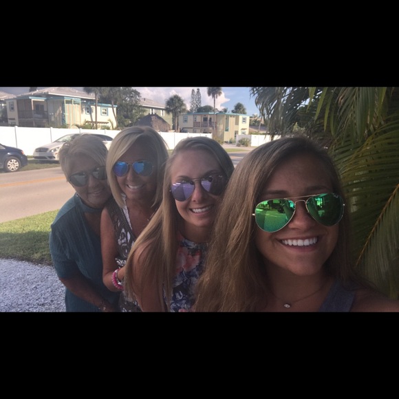 Meet the Posher - Picture 3 of 4