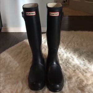 Matte black original tall hunter rain boots
