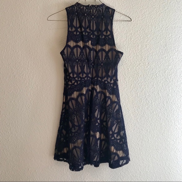 Navy Lace Sleeveless Dress - Picture 2 of 4