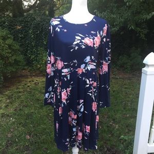 NWT Women's Floral Dress (Size Large)