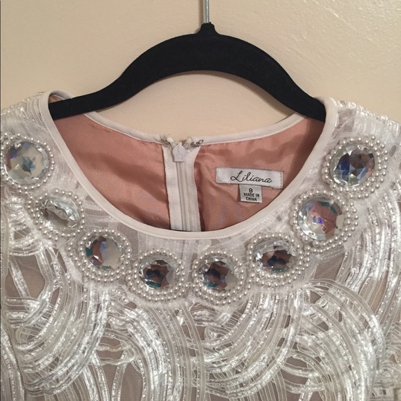 Stunning detailed dress - Picture 3 of 3