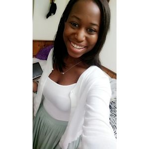 Meet your Posher, Adia