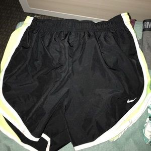 Nike shorts (Norts)