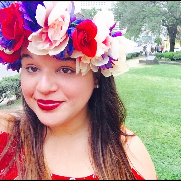 Meet your Posher, Stephanie - Picture 2 of 2