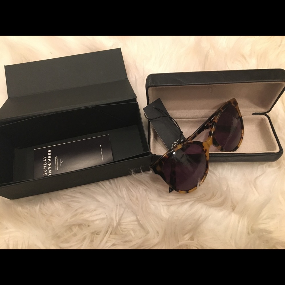 SUNDAY SOMEWHERE designer brand new 😎 sunglasses
