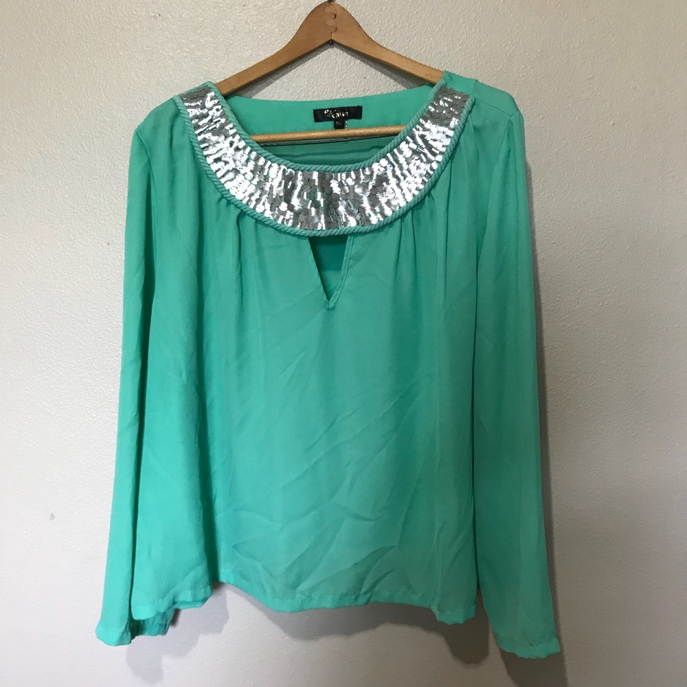 Women’s top size XL