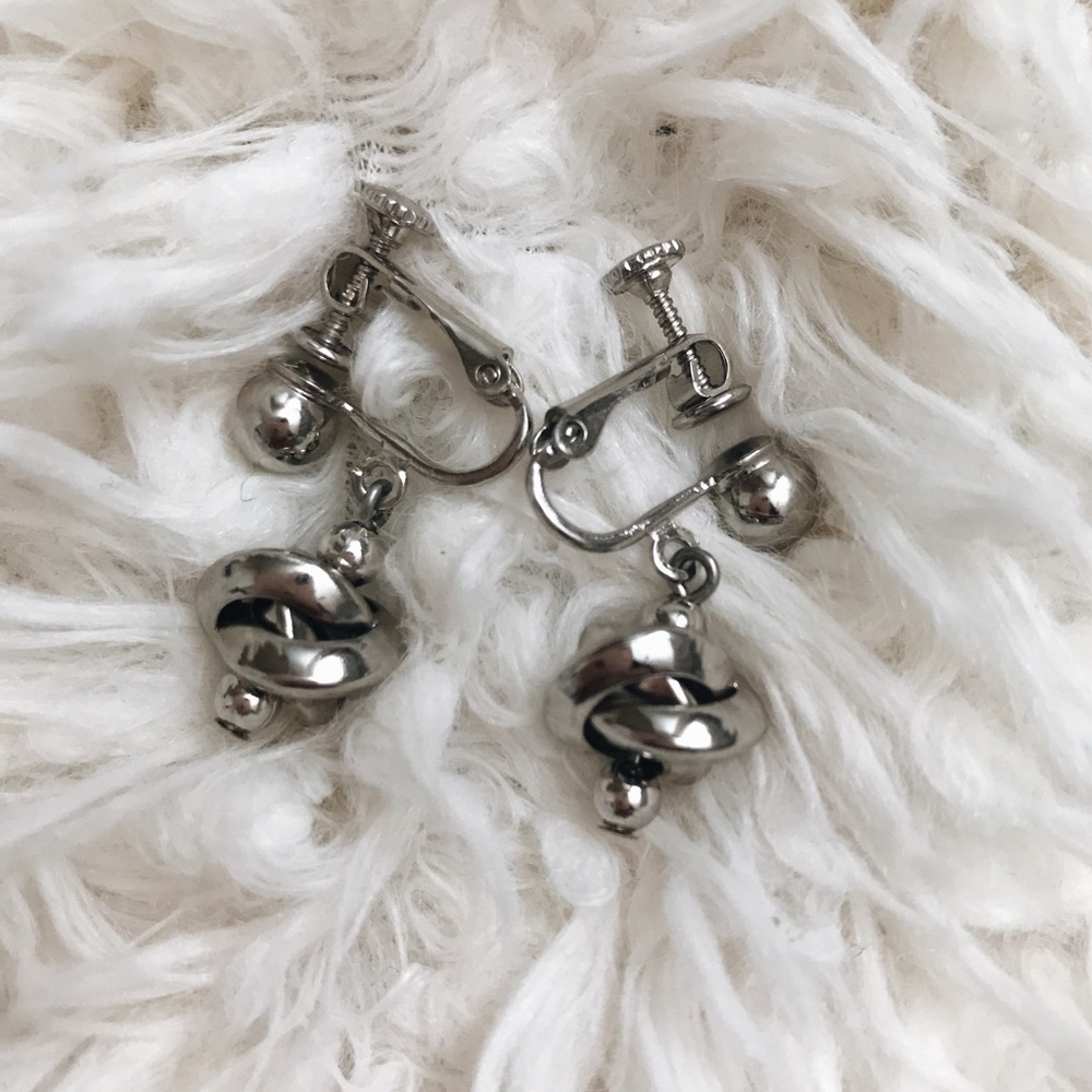 LMetal Clip On Silver Vintage Earrings