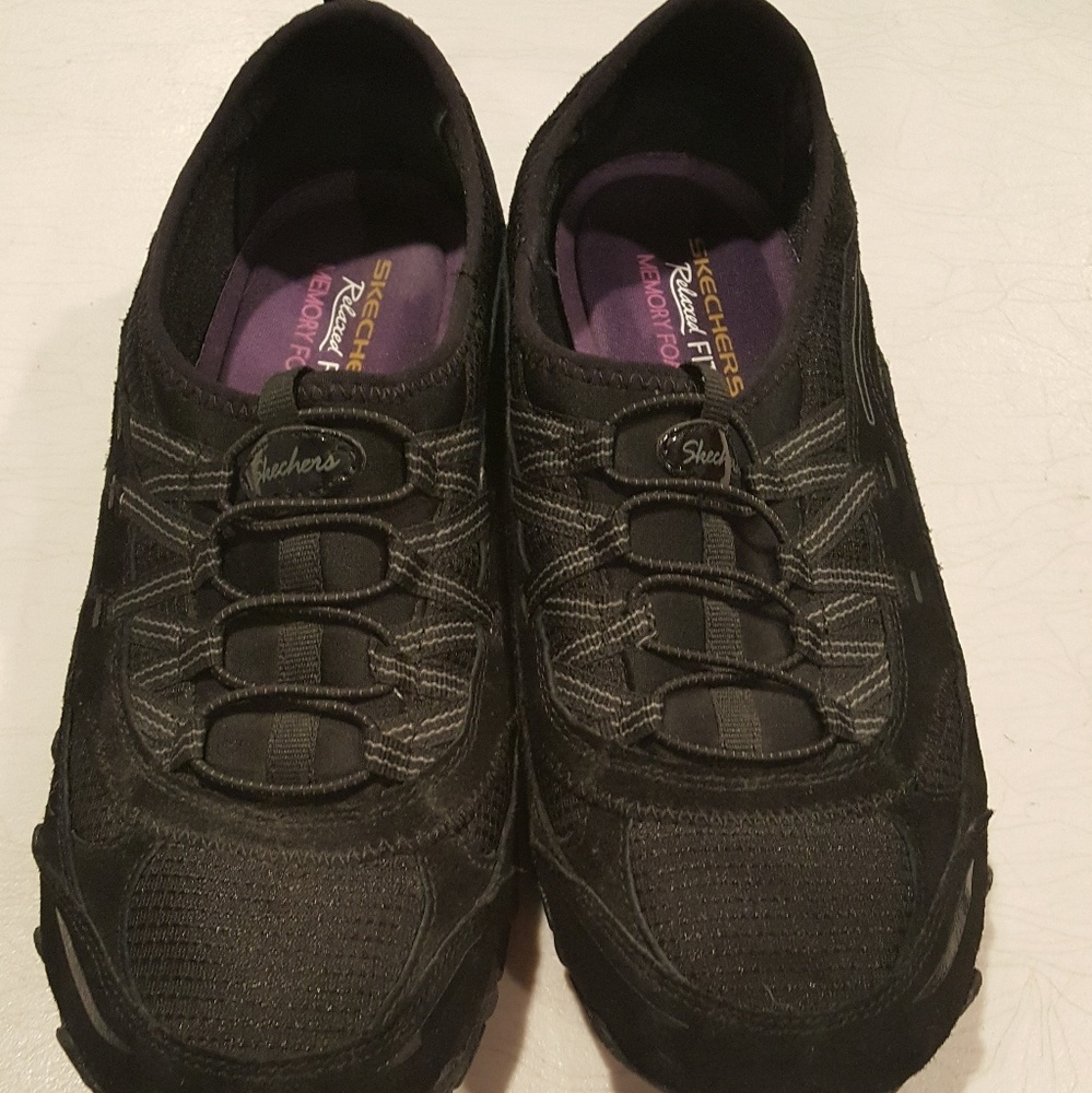 Sketchers memory foam slip on sneakers