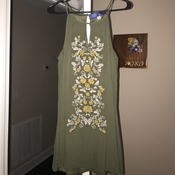 Forest Green Floral Dress **Donated** - Picture 1 of 3