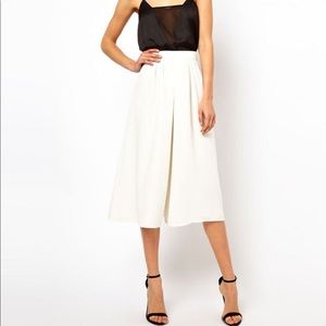 NWOT Burnt orange Gaucho pants.