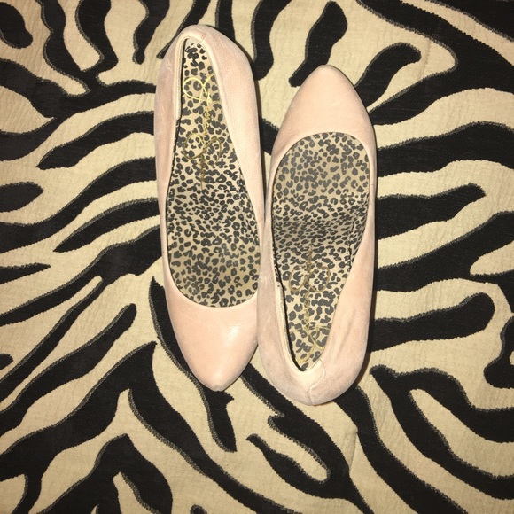 Jessica Simpson platform heels - Picture 2 of 4