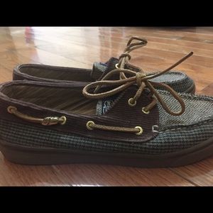 Black and brown sperry top sider boat shoes