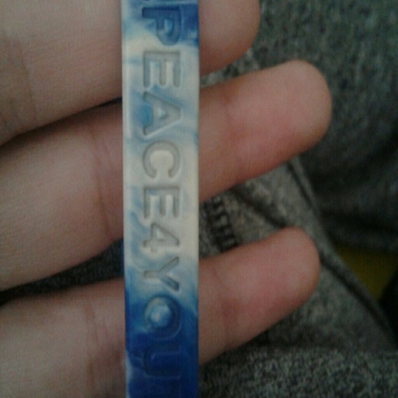 Rubber bracelets - Picture 2 of 6