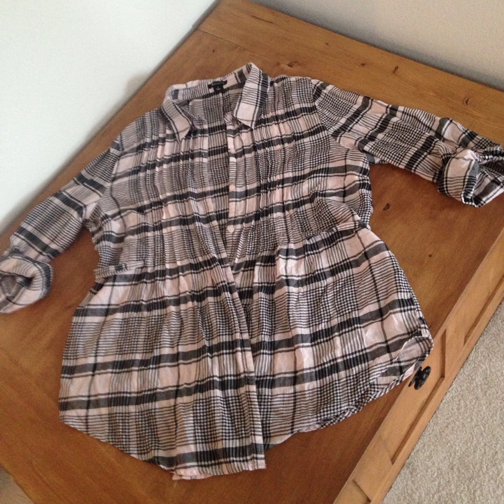 Cute button up tunic!