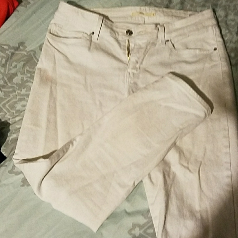 White Levi crop jeans