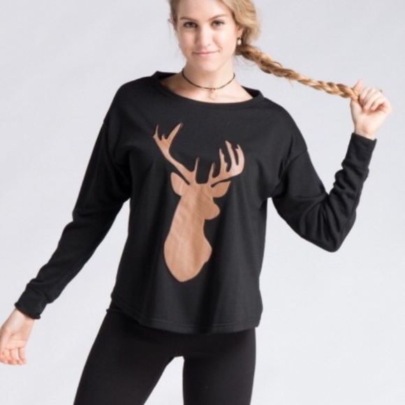 Graphic Print Pullover - Picture 3 of 7