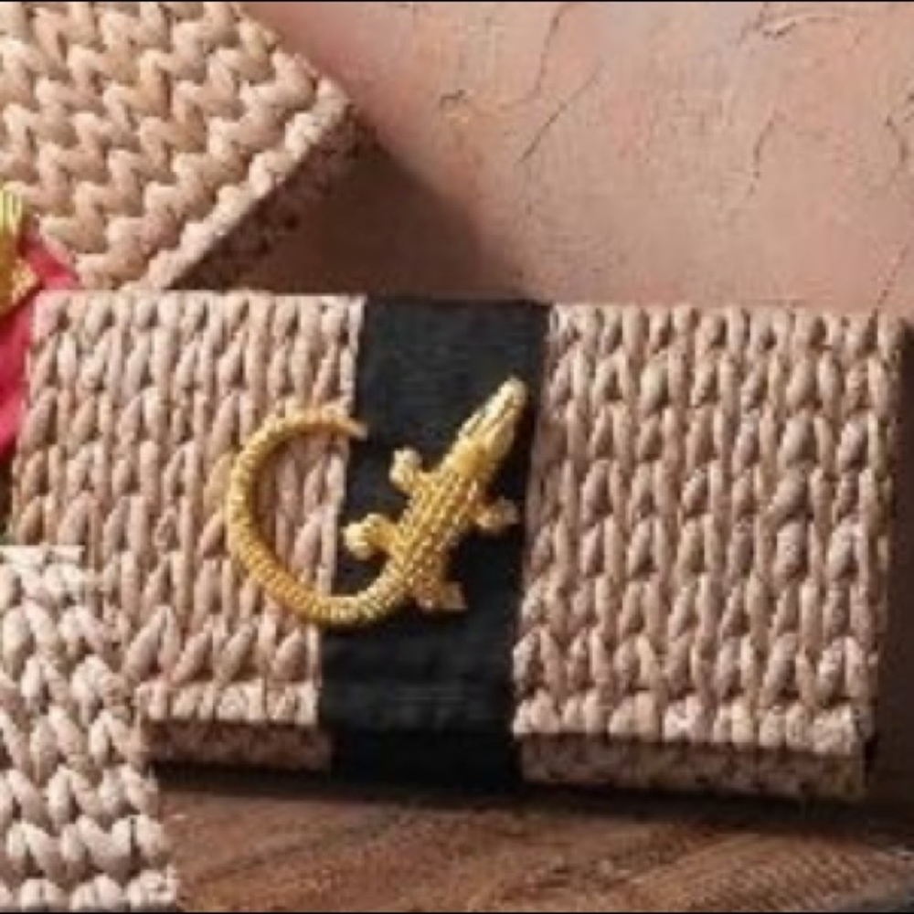 24 Hour Sale - Mud Pie Straw Clutch