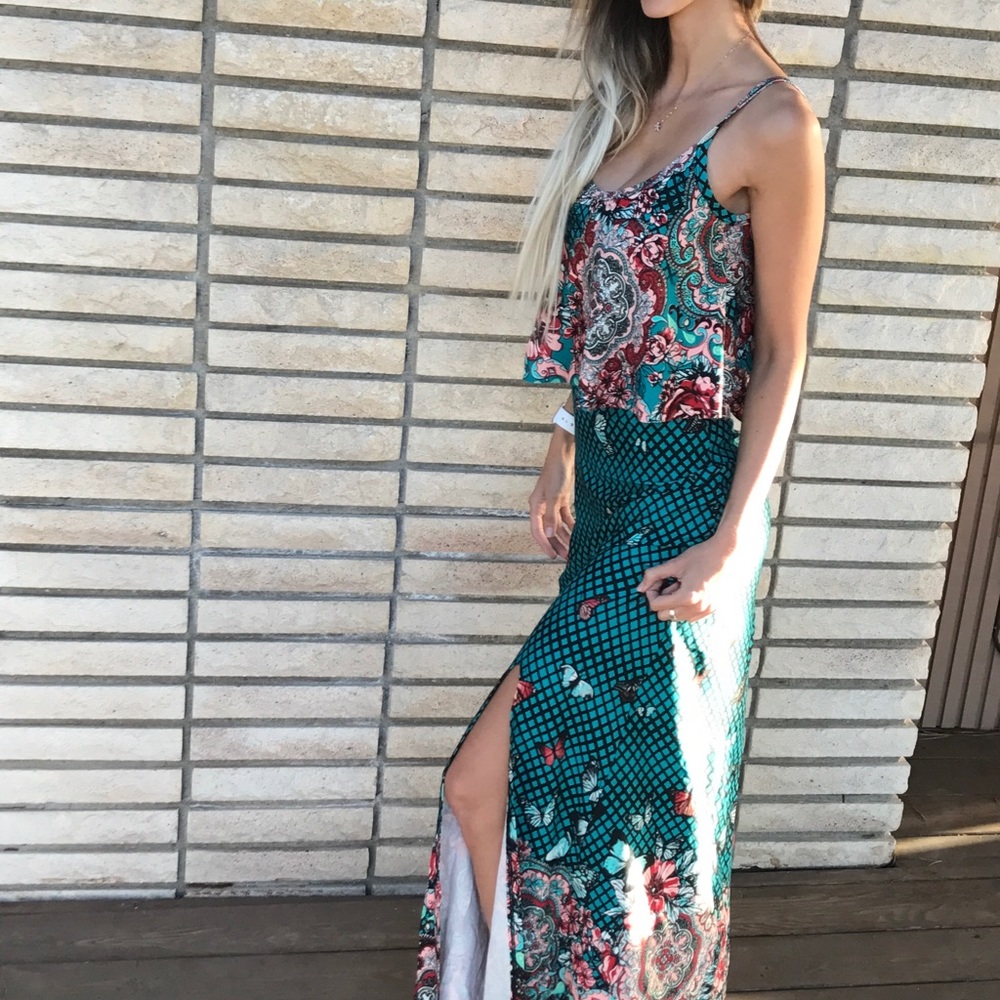 ♡ NEW ♡ Butterflies Maxi Dress - Picture 2 of 6