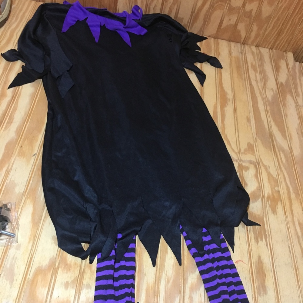 Girls witch costume