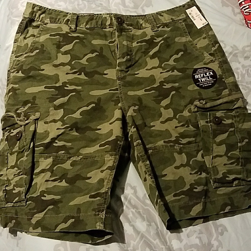 Men's camo cargo shorts