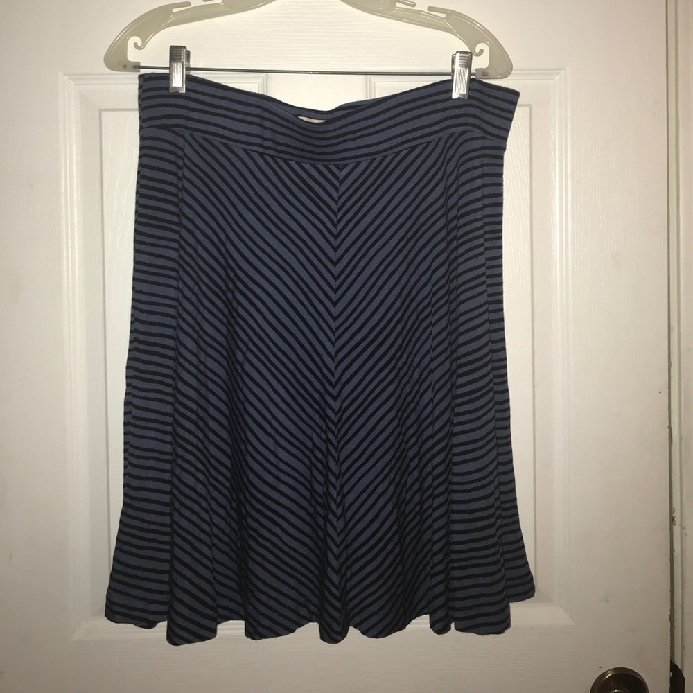 Ann Taylor Loft Soft  Skirt Size L