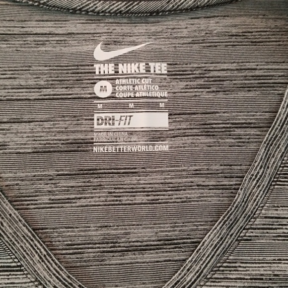 SOLD~Nike Workout T-Shirt - Picture 2 of 4