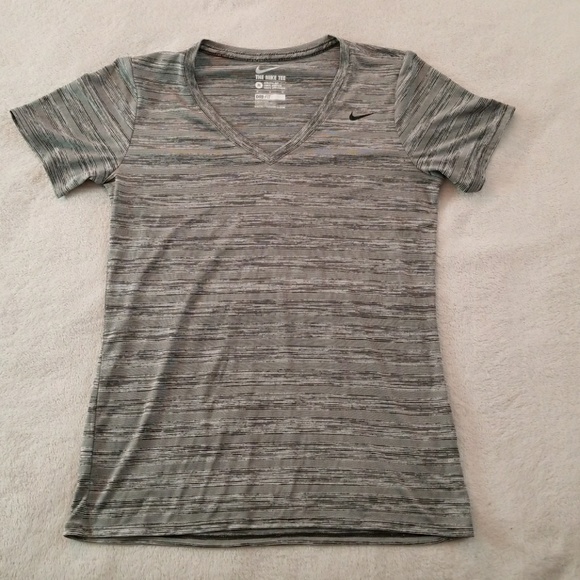 SOLD~Nike Workout T-Shirt - Picture 1 of 4