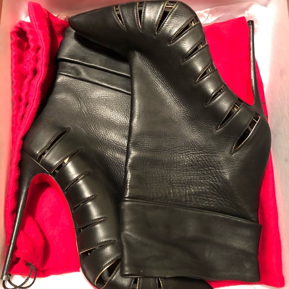 Christian Louboutin  blk leather Booties - Picture 2 of 5