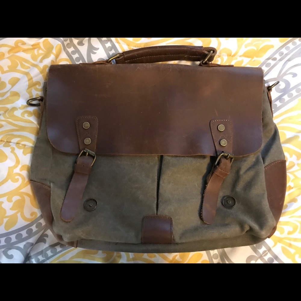 Men’s laptop satchel