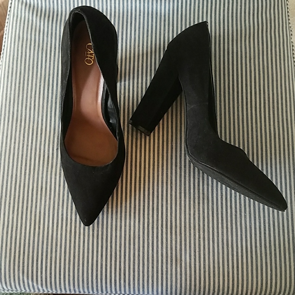 Chunky pointed toe heel