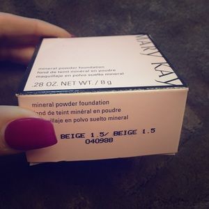 Powder foundation- Beige 1.5