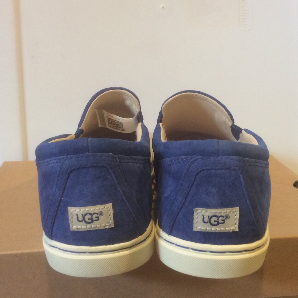 UGG Slip-On Sneaker - Picture 3 of 5