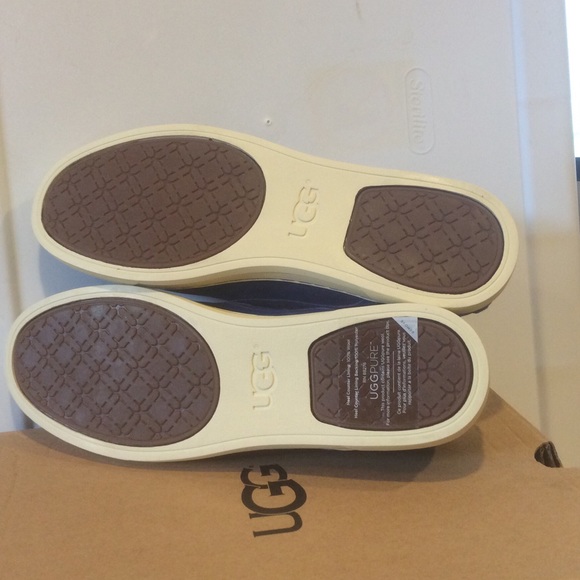 UGG Slip-On Sneaker - Picture 5 of 5
