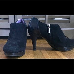 Black suede shooties