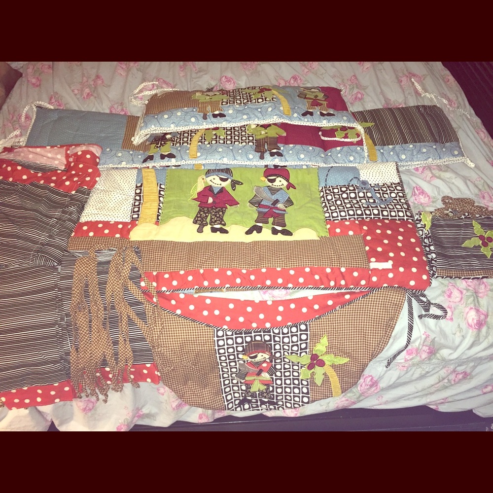 Crib Comforter Set