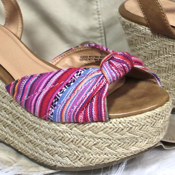 NEAR NEW Colorful Jute Platforms - Picture 2 of 8