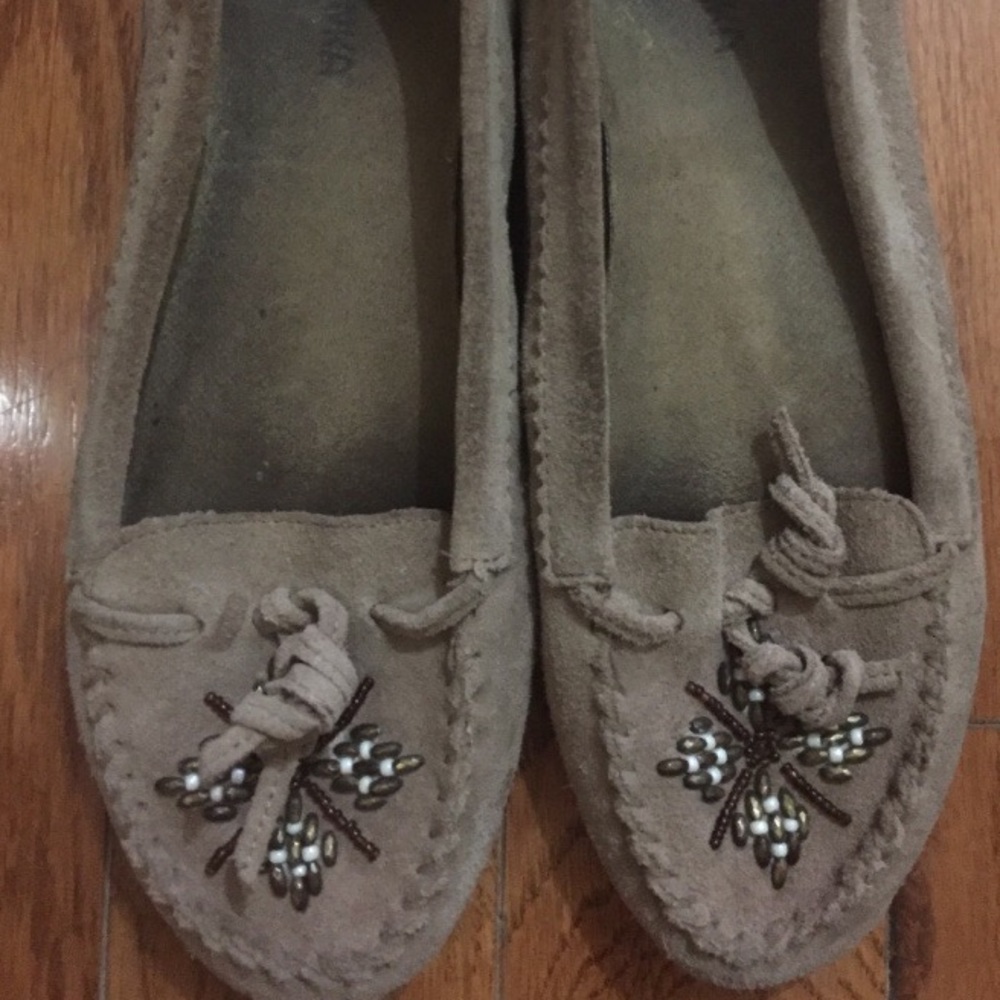 Minnetonka brown suede loafers size 8