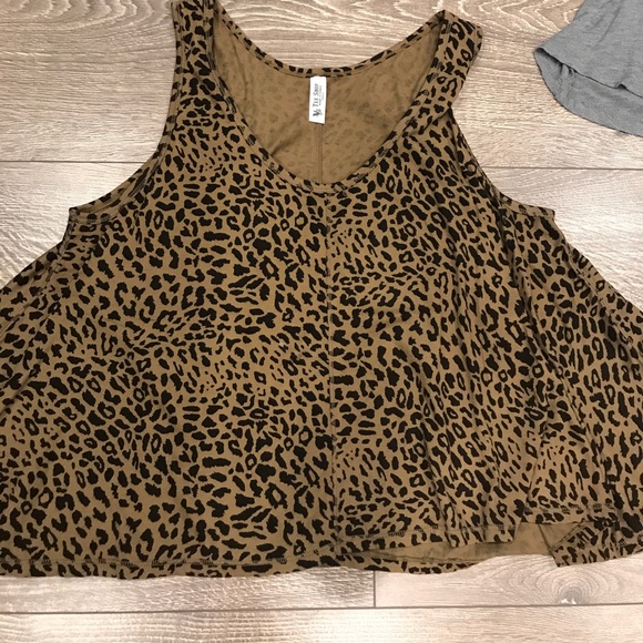 Animal print top - Picture 2 of 2