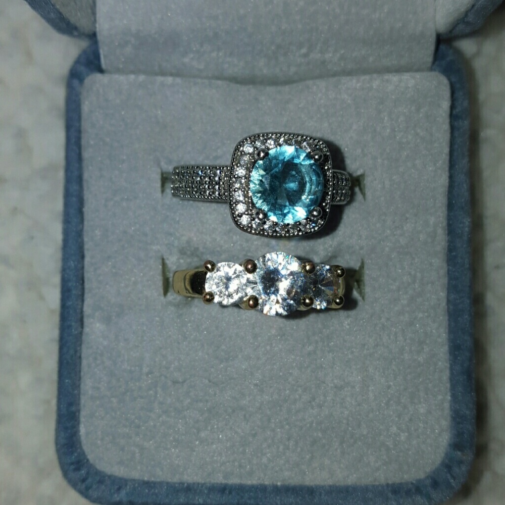 COSTUME JEWELRY NOT PRECIOUS METAL SIZE 8