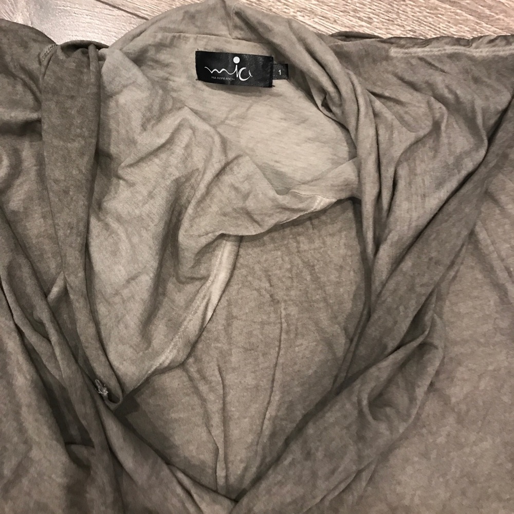 Shirts - Picture 2 of 5