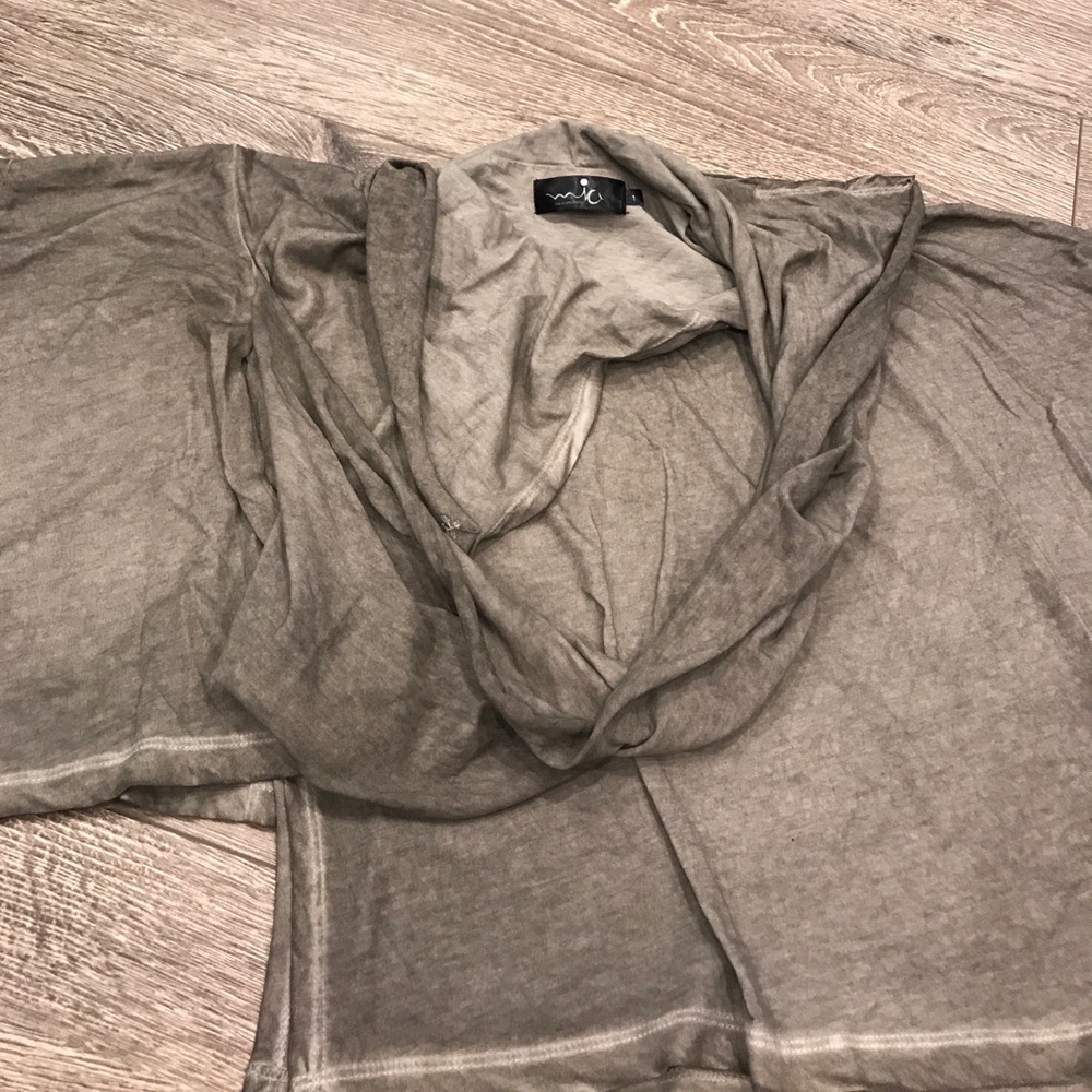 Shirts - Picture 3 of 5