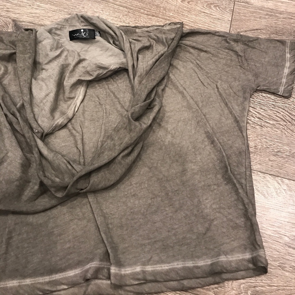 Shirts - Picture 5 of 5