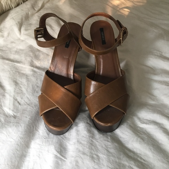 Chunky Browns Heels - Picture 2 of 4