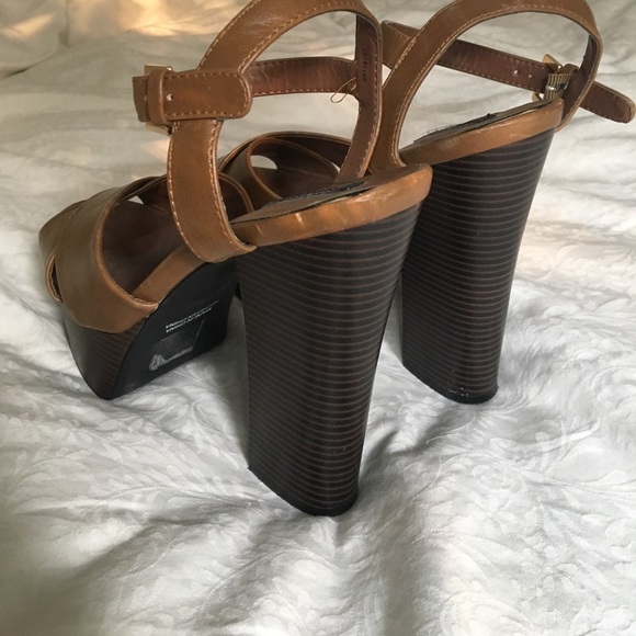 Chunky Browns Heels - Picture 4 of 4